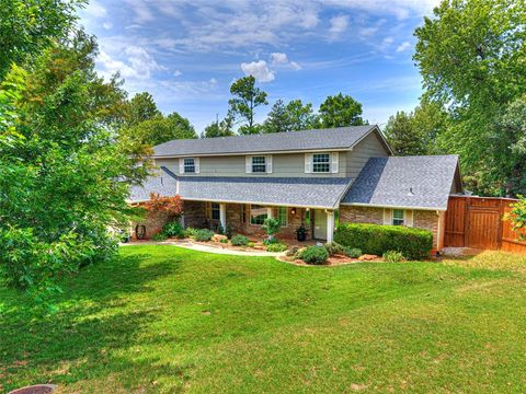 Photo of 7611 Clayton Drive, Oklahoma City, OK 73132 (MLS # 1237980)