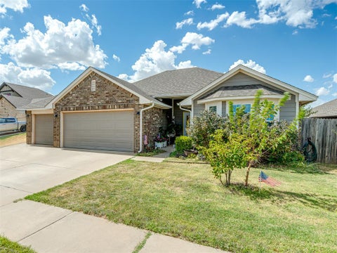 Photo of 10205 Salt Fork Drive, Yukon, OK 73099 (MLS # 1249317)