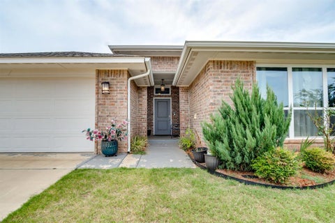 Photo of 2135 Arcady Avenue, Norman, OK 73026 (MLS # 1242502)