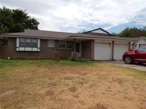 Photo of 820 NW 16th Street, Oklahoma City, OK 73160 (MLS # 1245659)
