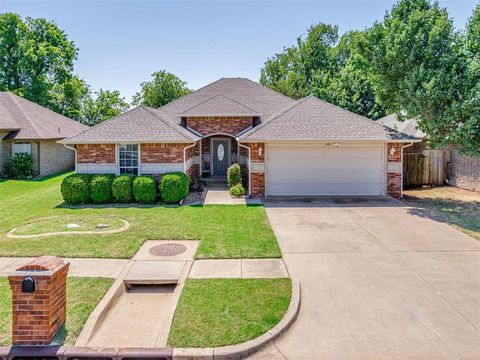 Photo of 11108 SW 8th Street, Yukon, OK 73099 (MLS # 1234458)