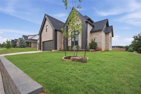 Photo of 2524 Bretton Lane, Edmond, OK 73012 (MLS # 1233612)