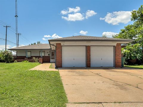 Photo of 136 Elwood Drive, Edmond, OK 73013 (MLS # 1238506)