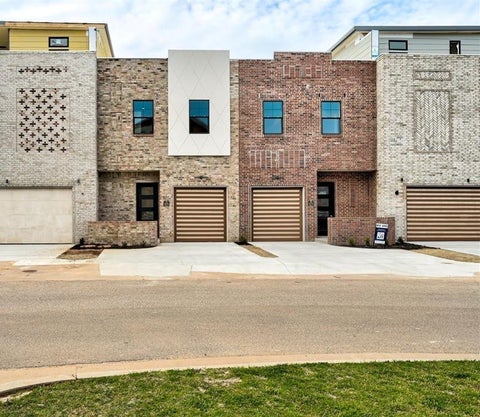 Photo of 575 S Fretz Avenue, Edmond, OK 73003 (MLS # 1208648)