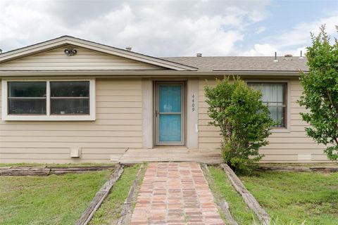 Photo of 4409 S Valley View Lane, Edmond, OK 73034 (MLS # 1231700)