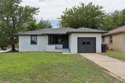 Photo of 4901 N Woodward Avenue, Oklahoma City, OK 73112 (MLS # 1237626)