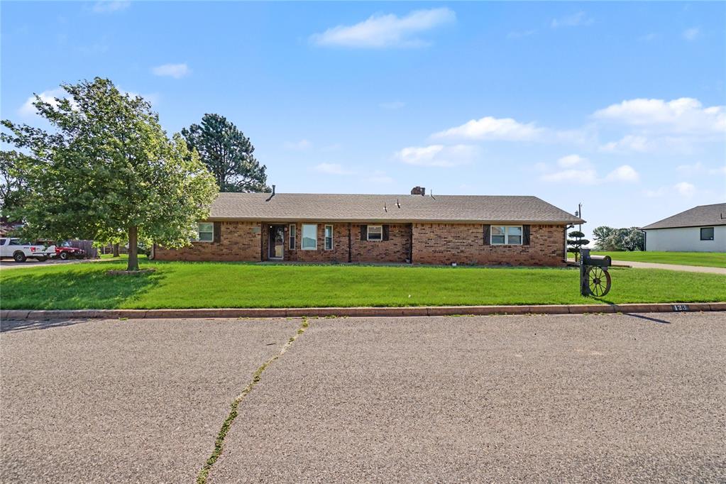 Photo 1 of 40 — 123 W Quail Drive, Cordell, OK 73632