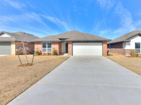 Photo of 20653 Brush Creek Boulevard, Harrah, OK 73045 (MLS # 1252753)