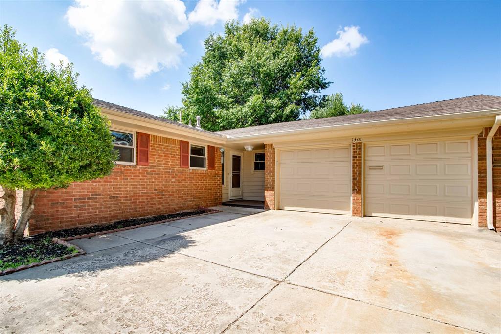 Photo 1 of 50 — 1301 Queensboro Place, Yukon, OK 73099
