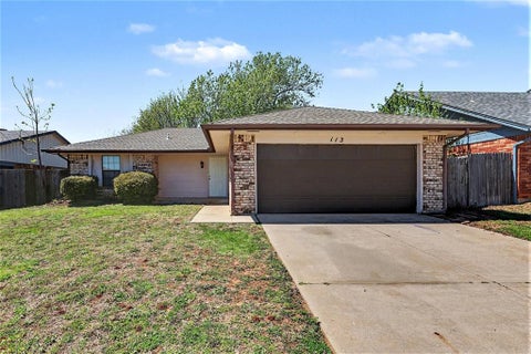 Photo of 113 Oak Tree Drive, Midwest City, OK 73130 (MLS # 1222861)