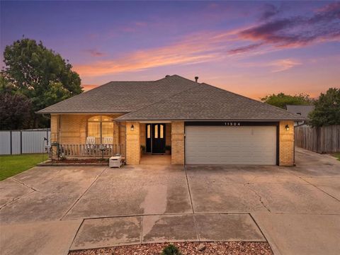 Photo of 11304 Windmill Place, Oklahoma City, OK 73162 (MLS # 1227757)