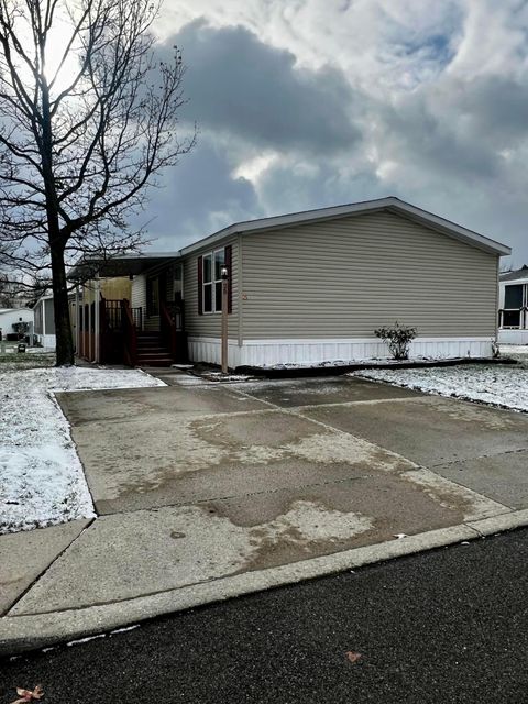 Photo of 25 Winter Pine Drive, Delaware, OH 43015 (MLS # 225045424)