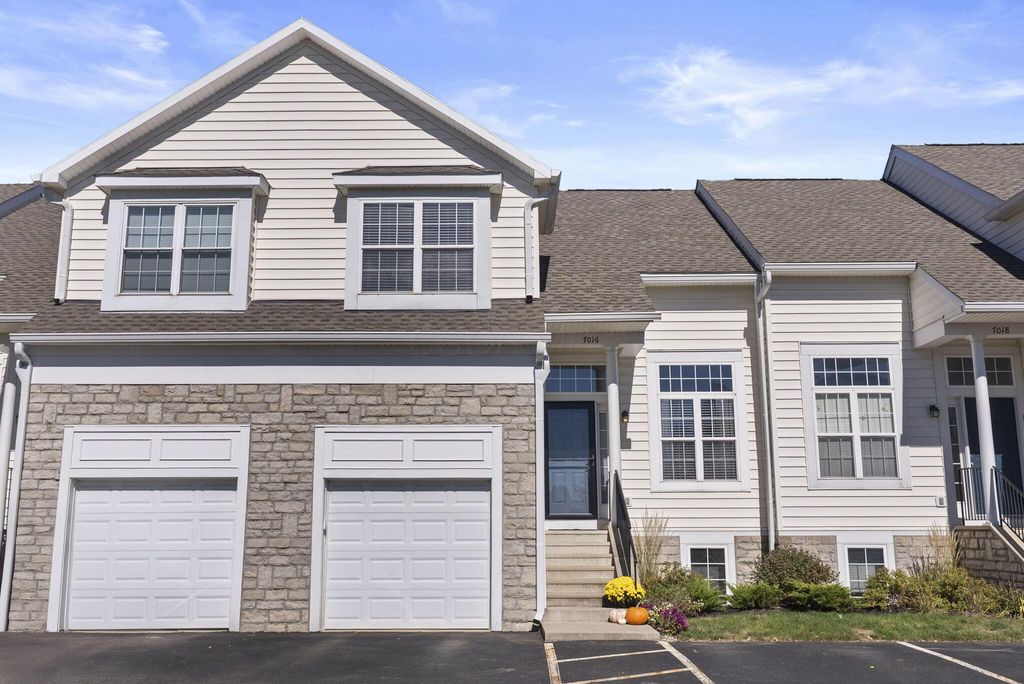 Photo for 7016 Churchill Downs Drive, New Albany, OH 43054 (MLS # 225039464)