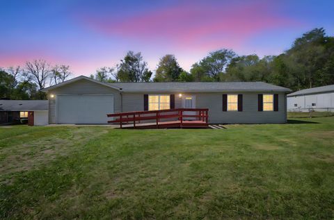 Photo of 29 Berrimore Drive, Utica, OH 43080 (MLS # 225037646)