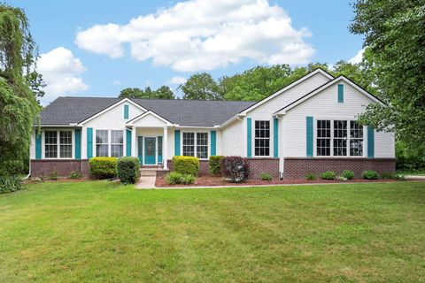 Homes For Sale - 67 Blue Bonnet Drive<br/> Heath, OH 43056