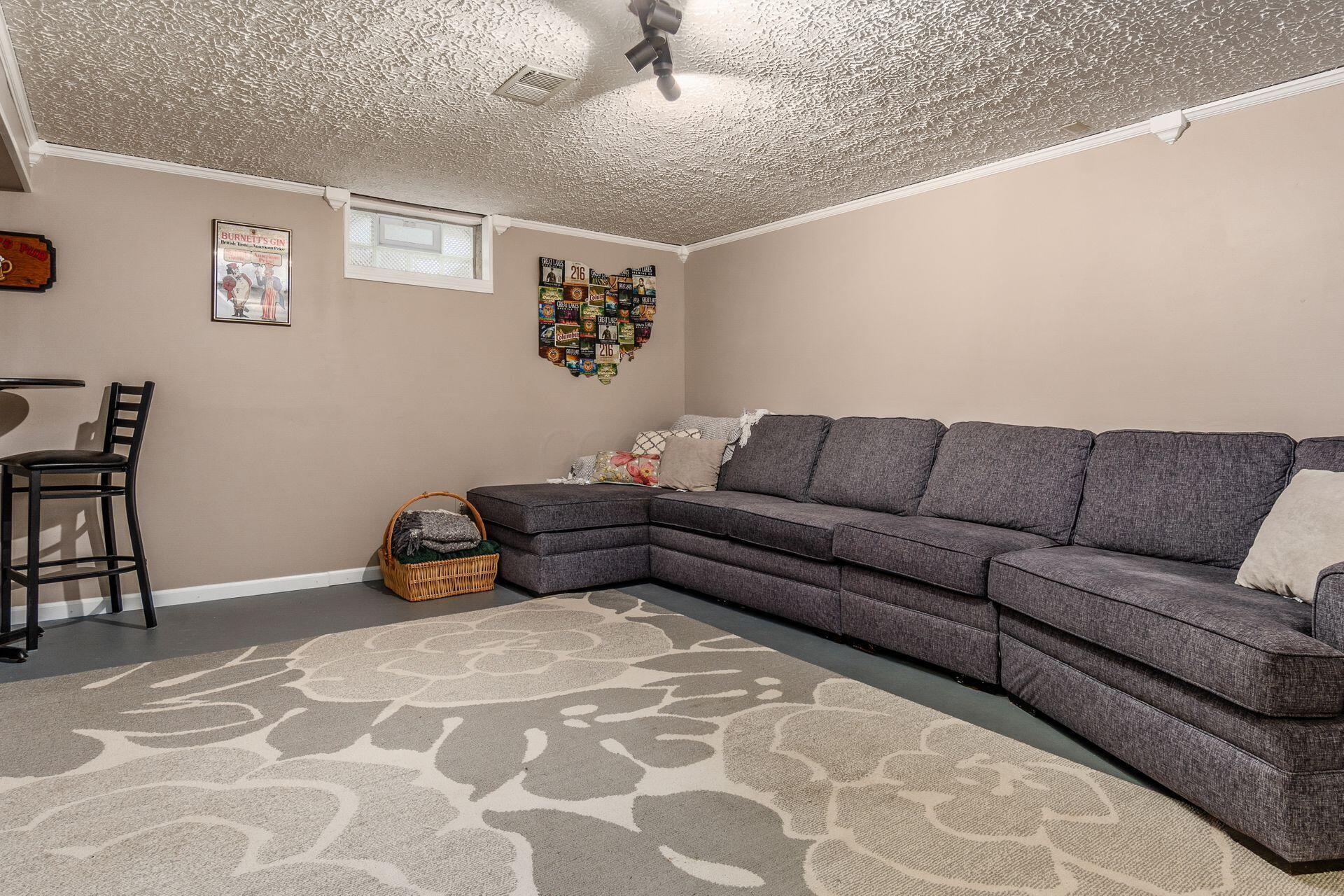 657 Maplerun Lane, Westerville, Ohio image 39