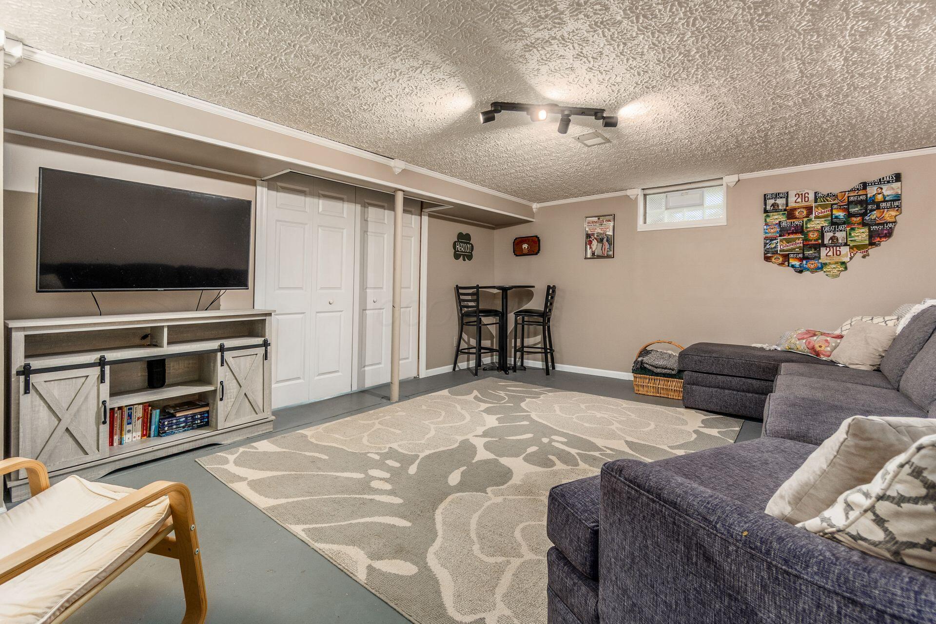657 Maplerun Lane, Westerville, Ohio image 38