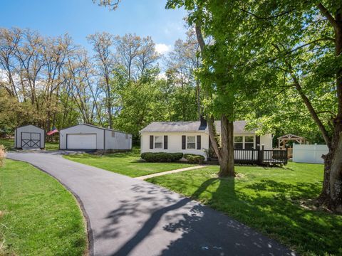 Photo of 2731 Sandusky Street, Grove City, OH 43123 (MLS # 226016138)
