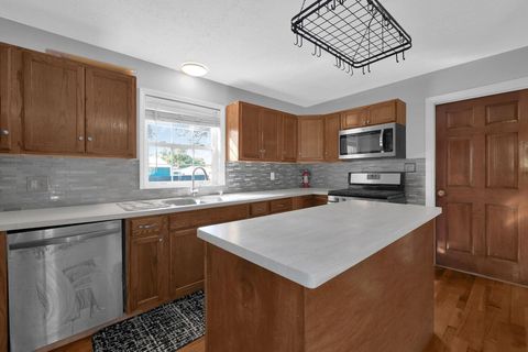 Tiny photo for 1091 Vernon Drive, Columbus, OH 43207 (MLS # 226003007)