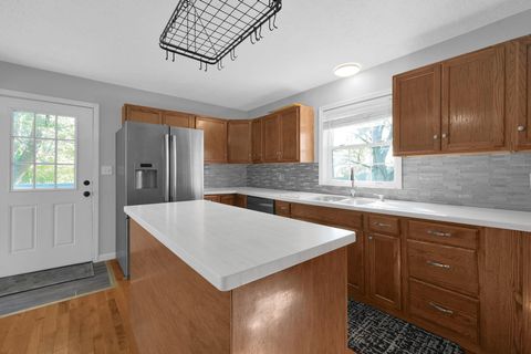 Tiny photo for 1091 Vernon Drive, Columbus, OH 43207 (MLS # 226003007)