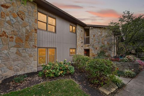 Photo of 3163 Griggsview Court, Columbus, OH 43221 (MLS # 225039364)