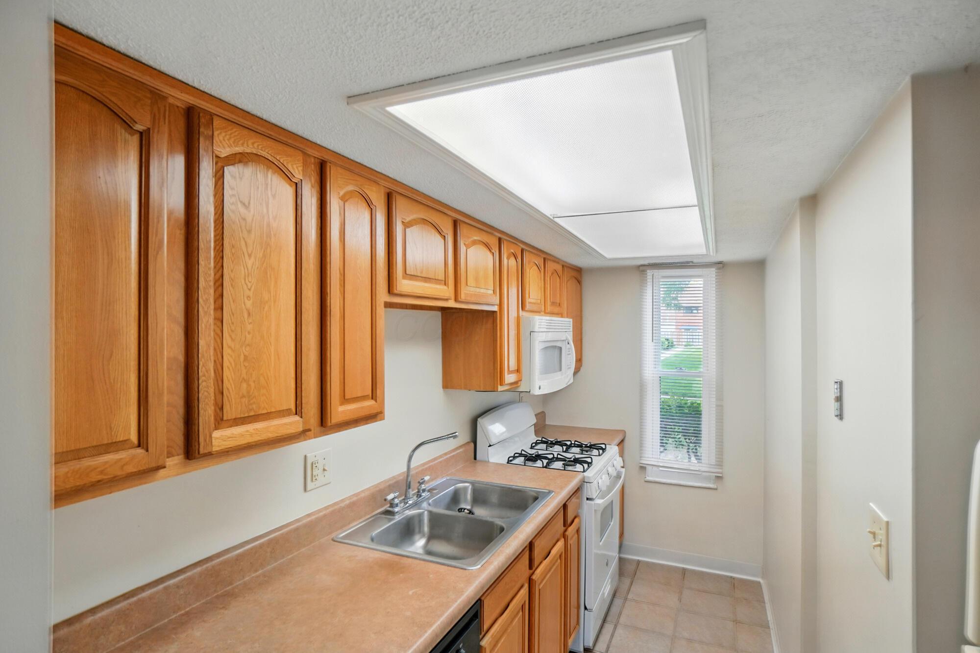 96 Lancelot Lane, Westerville, Ohio image 11