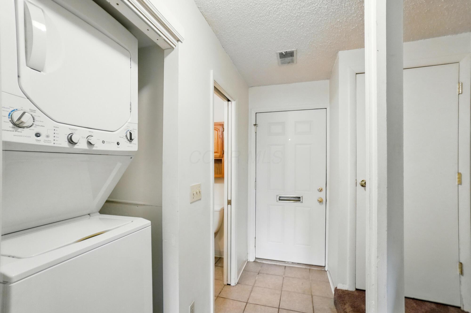 96 Lancelot Lane, Westerville, Ohio image 10