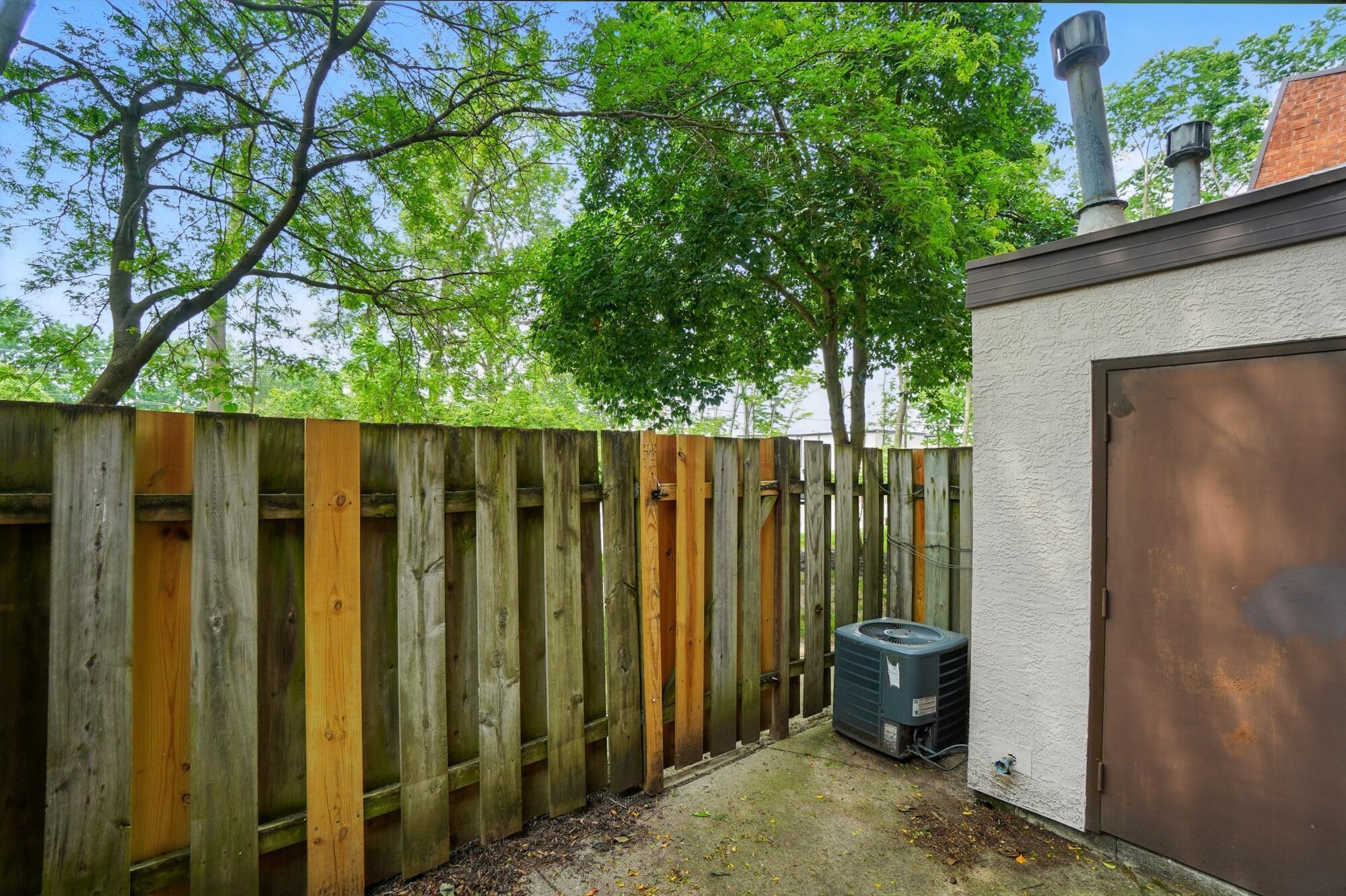 96 Lancelot Lane, Westerville, Ohio image 24