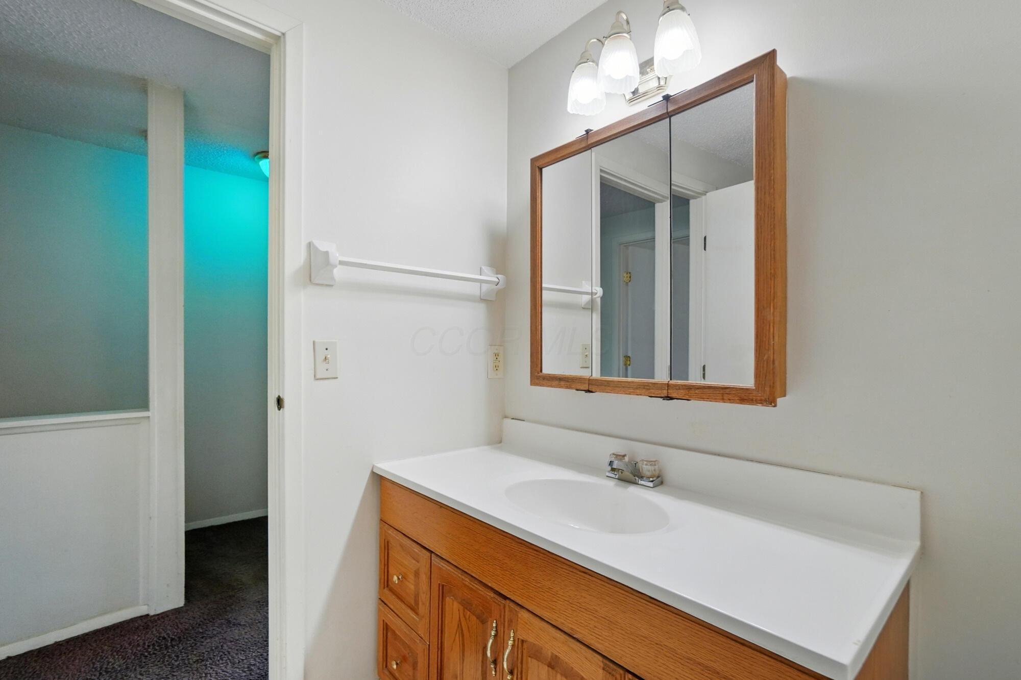96 Lancelot Lane, Westerville, Ohio image 21