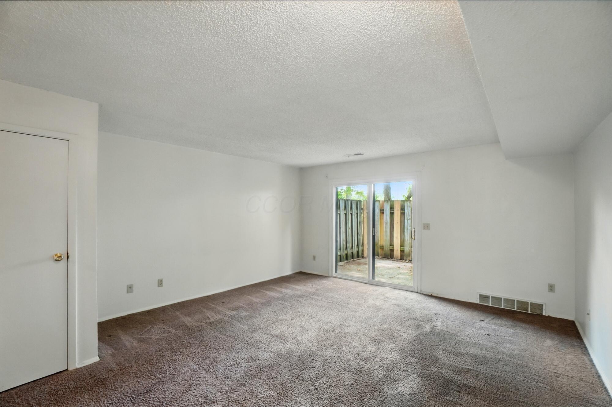 96 Lancelot Lane, Westerville, Ohio image 4