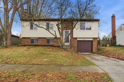 Photo of 3764 Whetstone Drive, Groveport, OH 43125 (MLS # 225043813)
