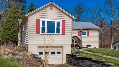 Photo of 7965 Shannon Valley Road, Frazeysburg, OH 43822 (MLS # 226007848)