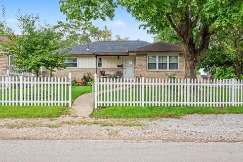 Photo of 226 Oxley Road, Columbus, OH 43228 (MLS # 226036750)