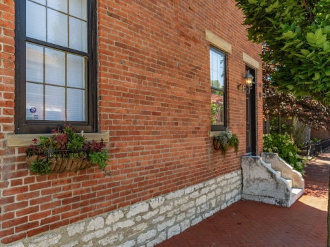 Tiny photo for 538 S 6th Street, Columbus, OH 43206 (MLS # 226020224)