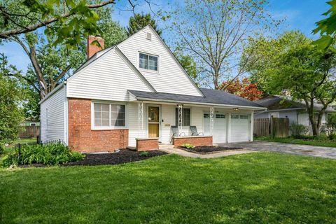 Photo of 3186 Mountview Road, Columbus, OH 43221 (MLS # 226014460)