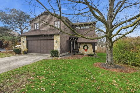Photo of 5351 Fortress Trail, Columbus, OH 43230 (MLS # 225044598)