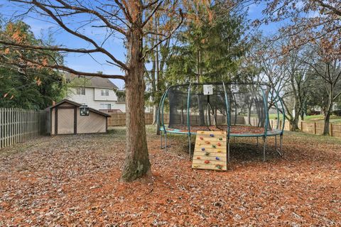 Tiny photo for 5351 Fortress Trail, Columbus, OH 43230 (MLS # 225044598)