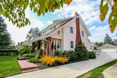 Photo of 448 E Dunedin Road, Columbus, OH 43214 (MLS # 226031244)