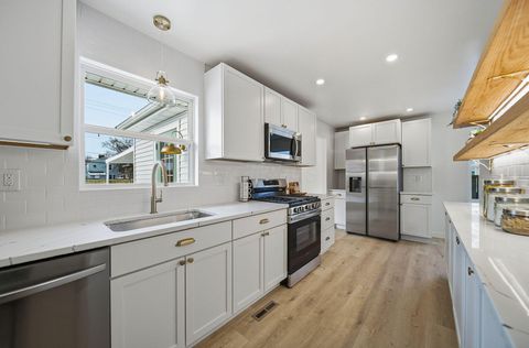 Tiny photo for 1303 S Ohio Avenue, Columbus, OH 43206 (MLS # 225044988)