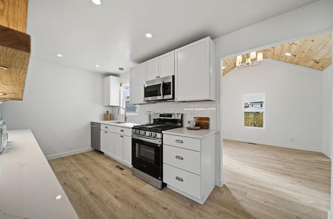 Tiny photo for 1303 S Ohio Avenue, Columbus, OH 43206 (MLS # 225044988)