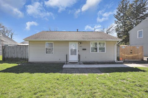 Photo of 4623 Langley Avenue, Columbus, OH 43213 (MLS # 226007080)