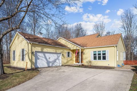 Photo of 454 Taylor Avenue, Delaware, OH 43015 (MLS # 226002508)
