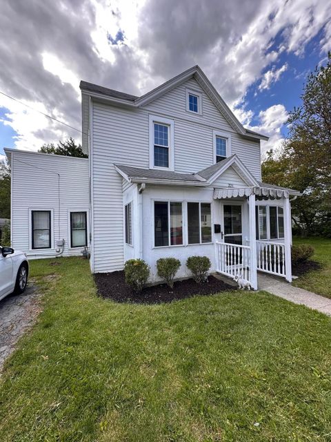 Photo of 221 N Hayes Street, Bellefontaine, OH 43311 (MLS # 226018380)