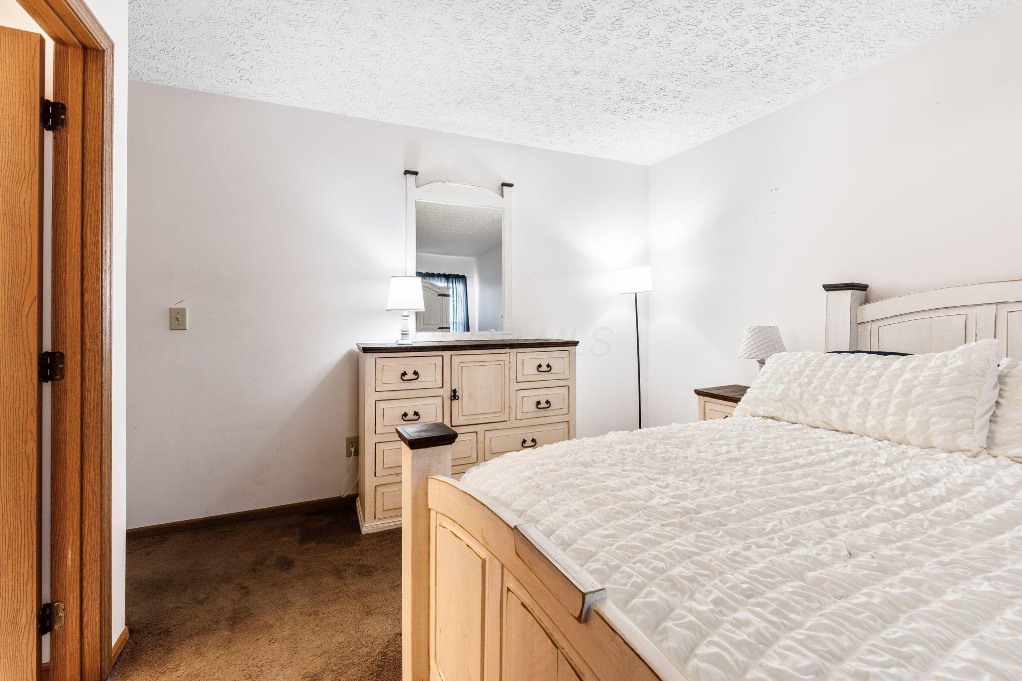 1111 Viewpointe Drive, Columbus, Ohio image 31