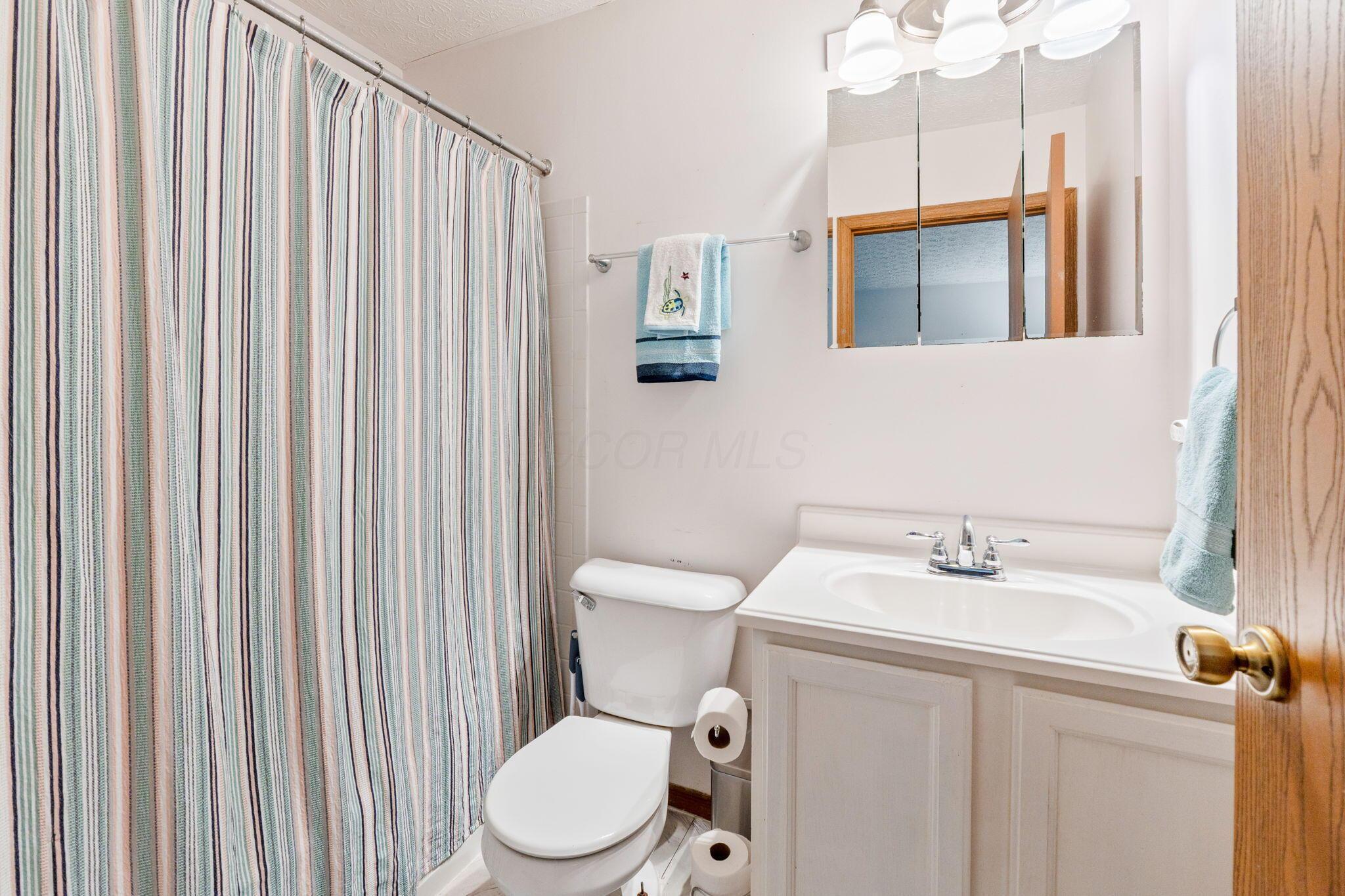1111 Viewpointe Drive, Columbus, Ohio image 33