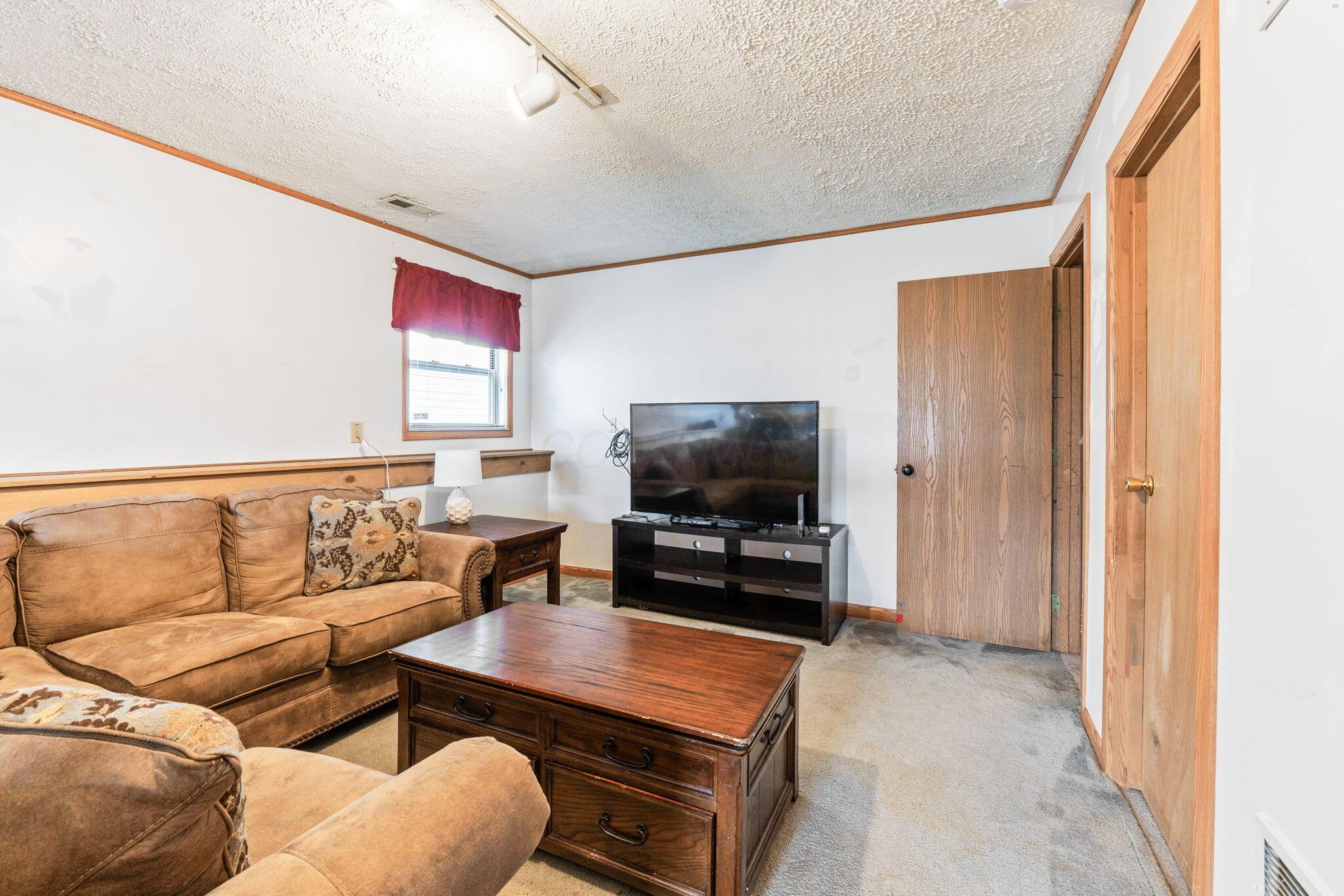 1111 Viewpointe Drive, Columbus, Ohio image 45