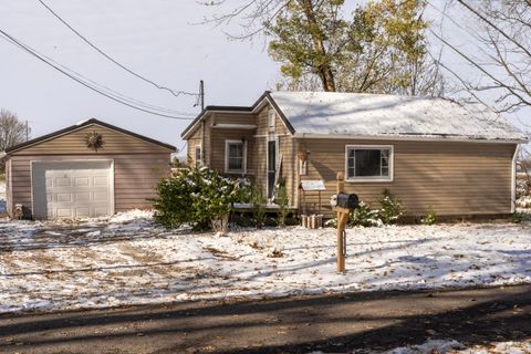 Photo of 450 Lake Avenue, Russells Point, OH 43348 (MLS # 225045523)
