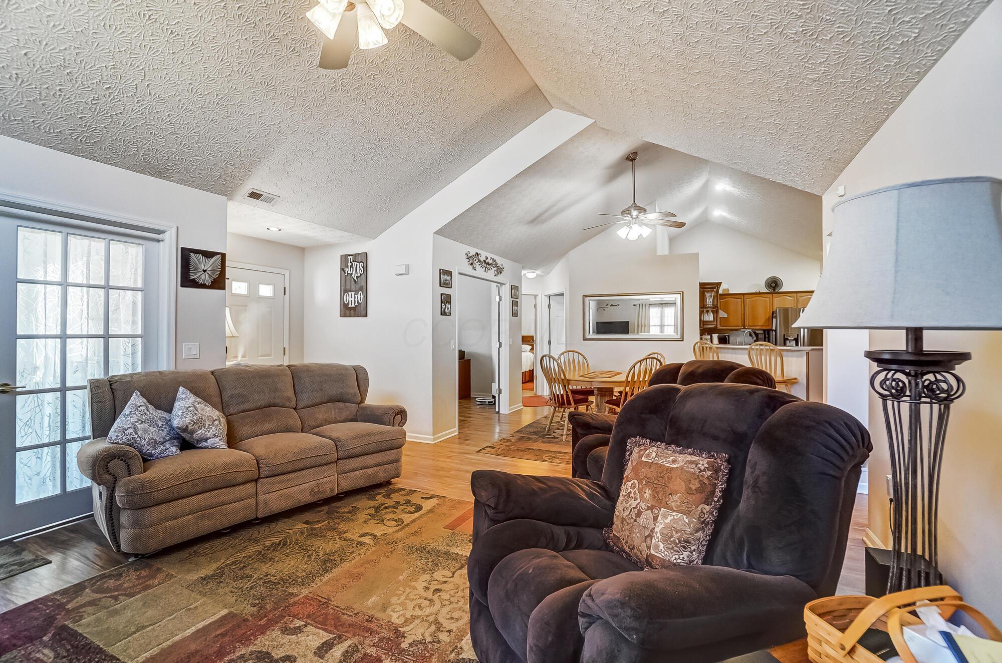 6069 Landings Pond Place, Grove City, Ohio image 8