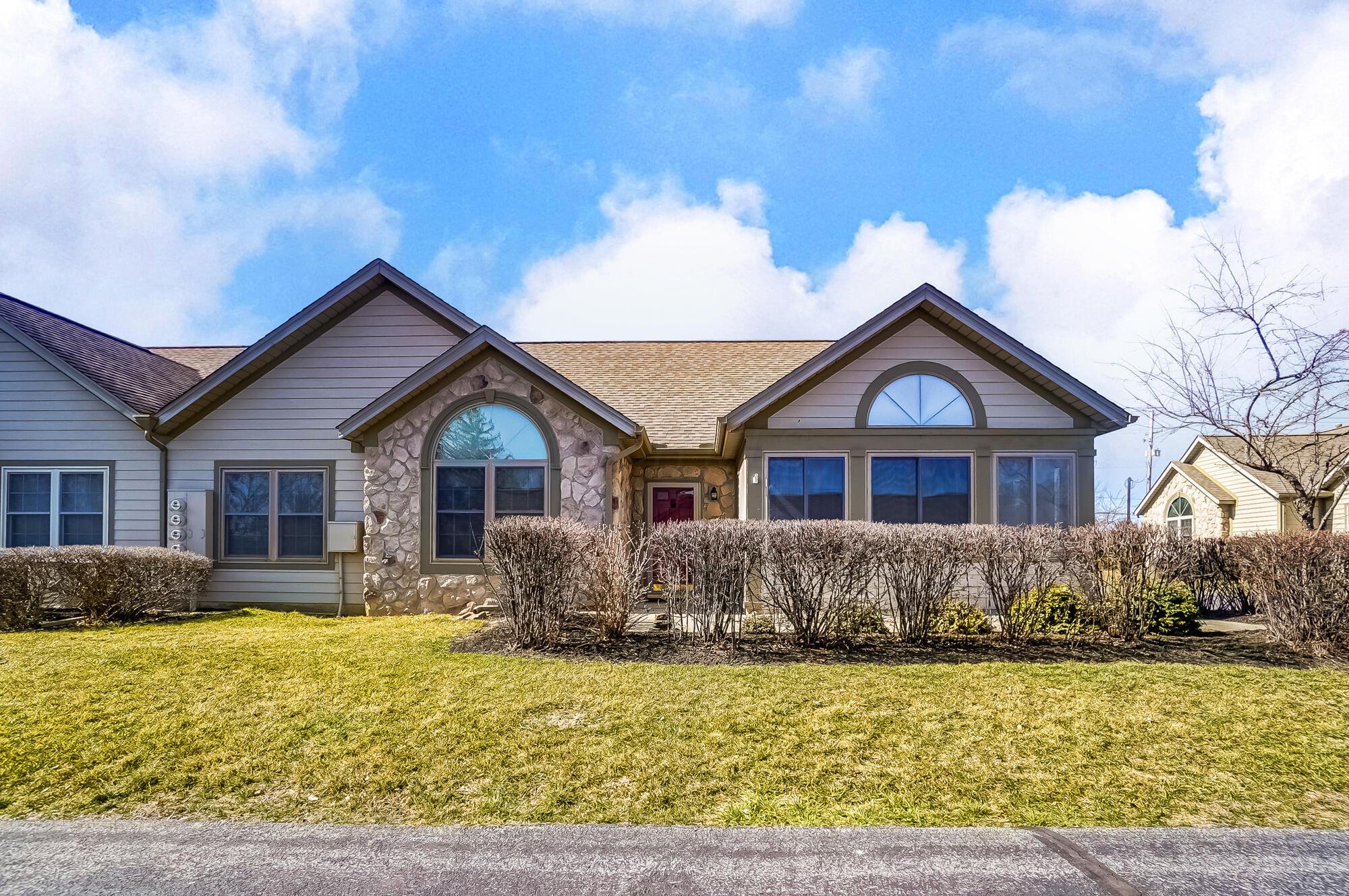 6069 Landings Pond Place, Grove City, Ohio image 1
