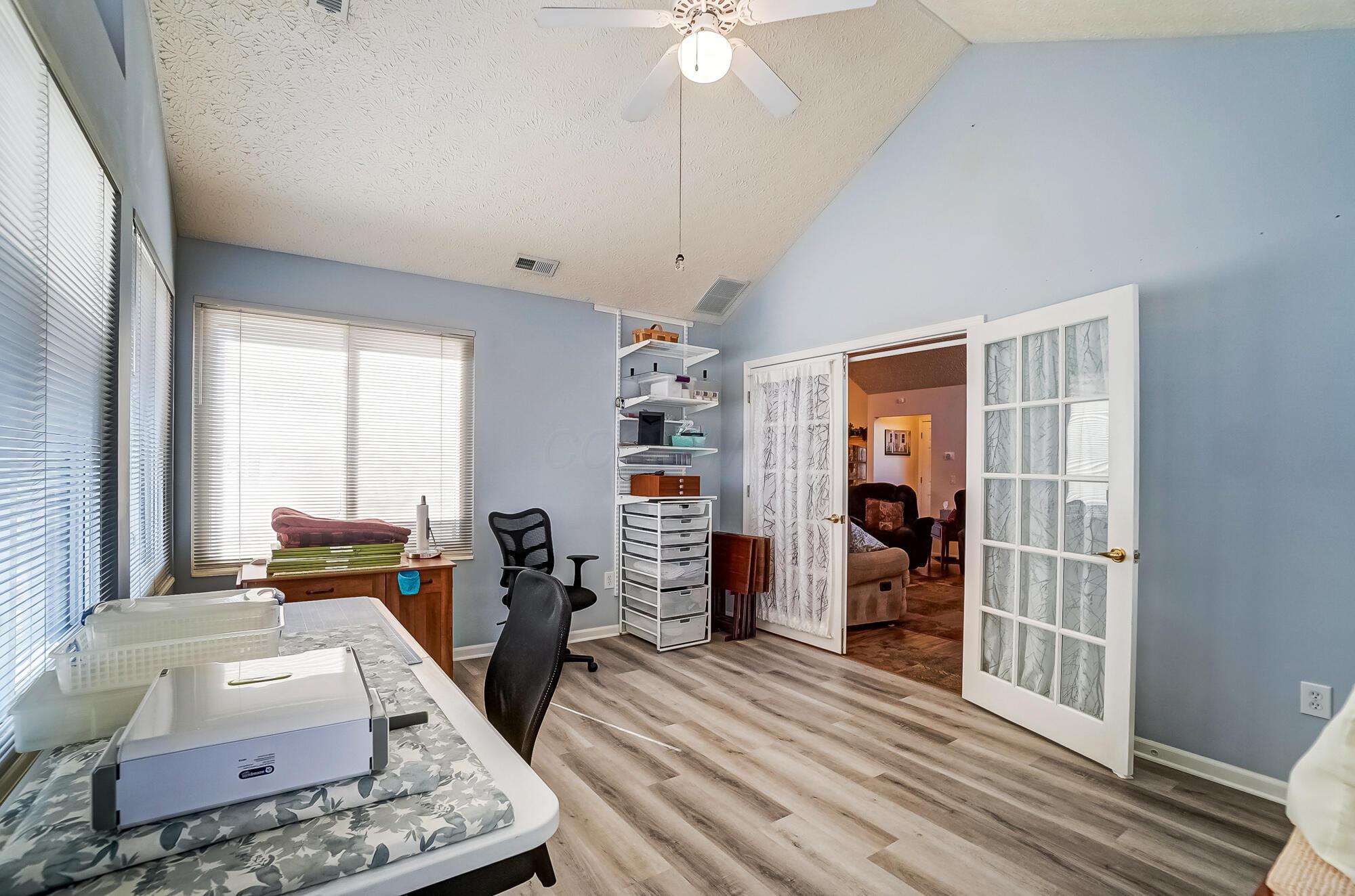 6069 Landings Pond Place, Grove City, Ohio image 38